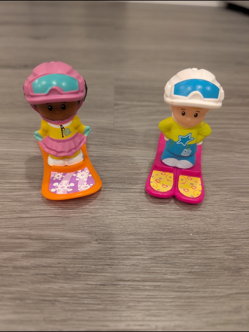 Kids Ski/Snowboard Little People Fisher Price Fugurines